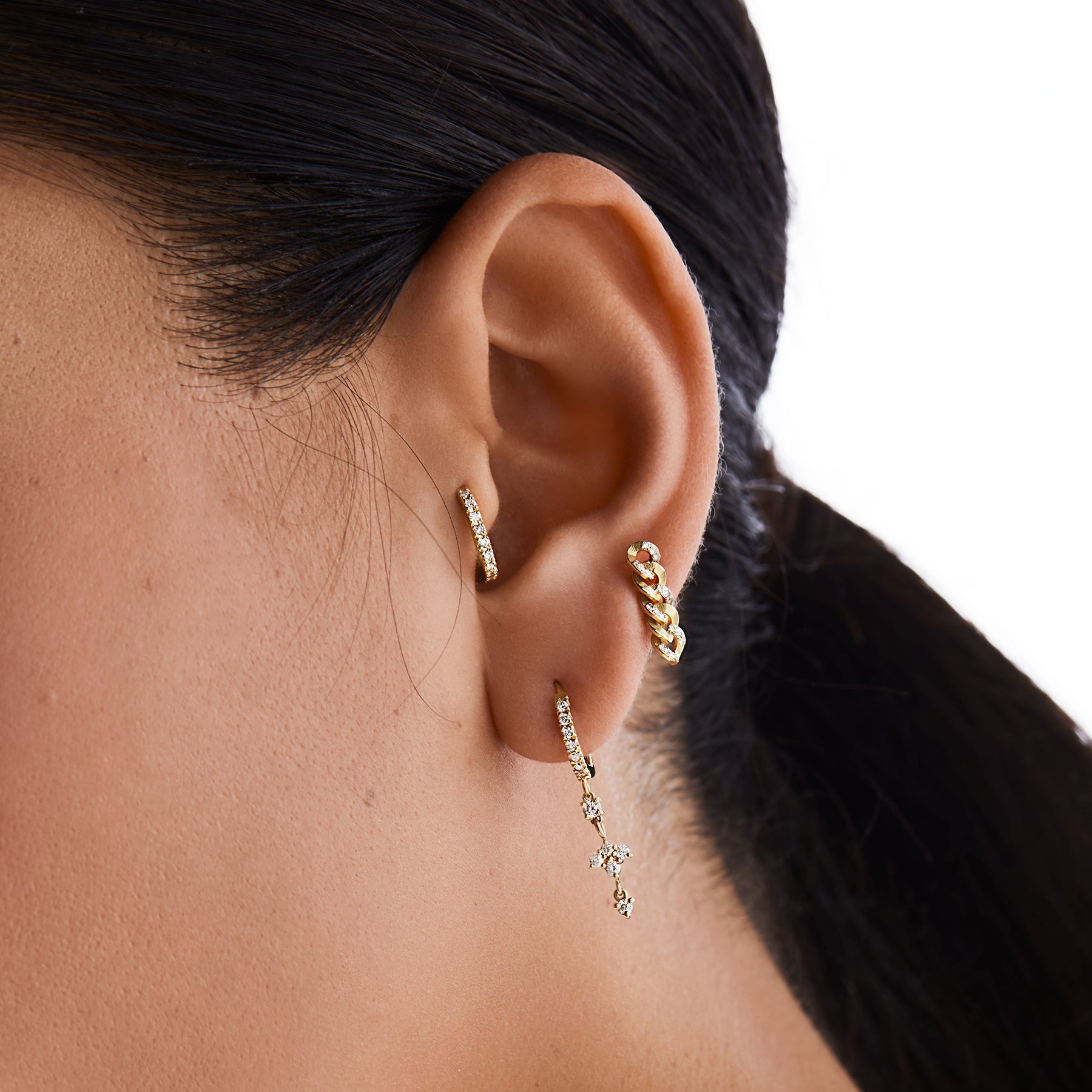 סקאיי - עגיל שרשרת תלויה זהב ויהלומים