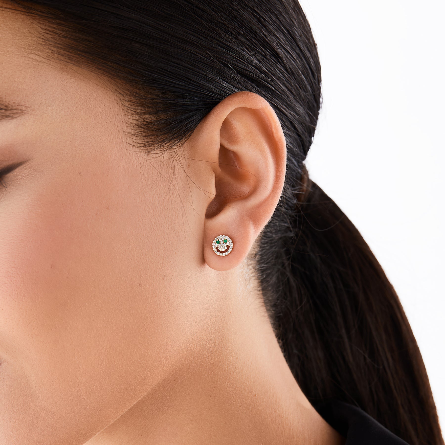 אפולו עיניים -  עגיל סמייל זהב ויהלומים בשילוב יהלום שחור או אמרלד טבעי